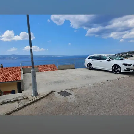 Leon 3 * Omiš