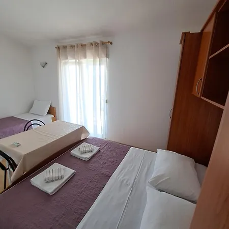 Leon 3 * Omiš